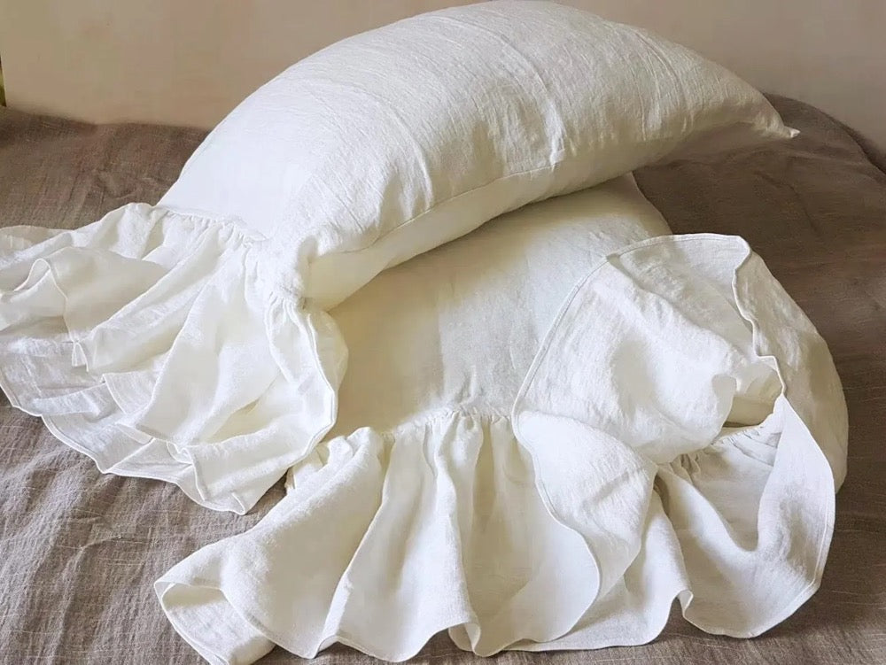 Ruffle BEDDING SET in Off-white Softened Linen. Duvet Cover, Pillowcases. Hypoallergenic Duvet Set