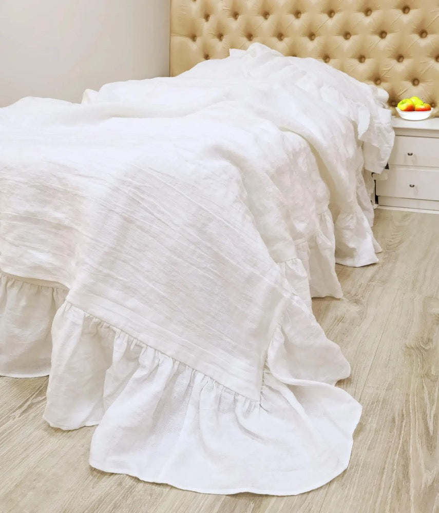 Ruffle BEDDING SET in Off-white Softened Linen. Duvet Cover, Pillowcases. Hypoallergenic Duvet Set